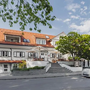 Caraleon Hotel